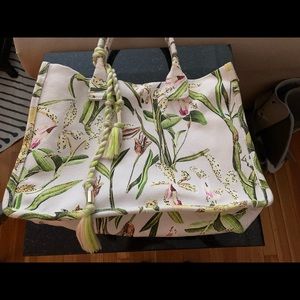 Vince Camuto Orla tote botanicals print.